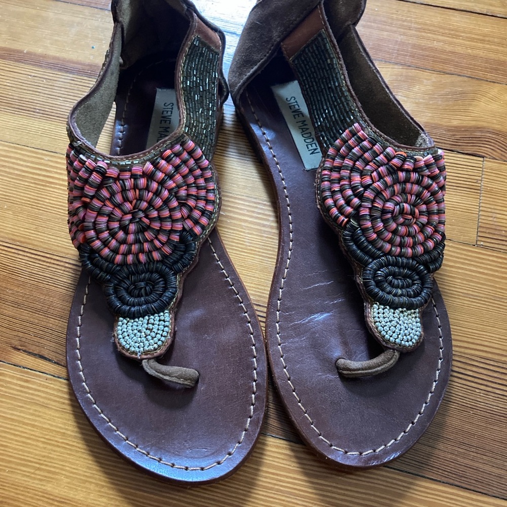 Steve Madden Women’s Brown Thong Sandals with Coral & Black Beaded Accents